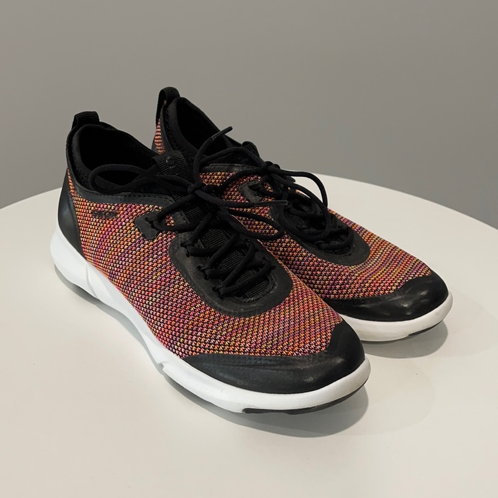 Geox Respira Italian design sneakers US size 5
